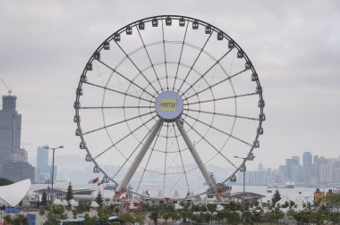Hong Kong, Çin. 17 Aralık 2016, Hong Kong Çin 'deki Victoria Limanı' nın rıhtımındaki tarihi eğlence parkı..
