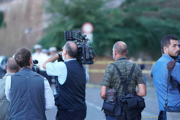Roma Itália Setembro 2018 Jornalistas Cinegrafistas Local Acidente Colapso Telhado — Fotografia de Stock