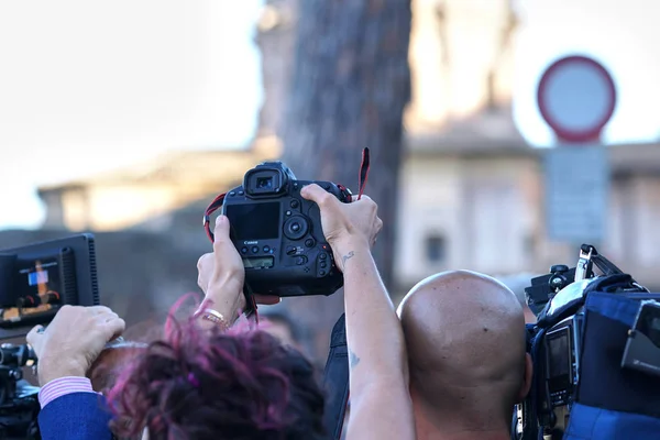 Řím Itálie Září 2018 Novinářů Kameramanů Místě Nehody Kolaps Střechy — Stock fotografie