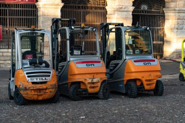 Verona, İtalya - 5 Eylül 2018: Om forklift. İtalyan otomobil ve kamyon üretim şirketi, Officine Meccaniche gibi Iveco sahiplenildiğini 1975 yılında ortadan kayboldu ama hala forklift Oluşturucu olarak var