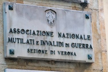 Verona, İtalya - 5 Eylül 2018: Mermer plak Ulusal Birliği, savaş Engelli (Anmig)