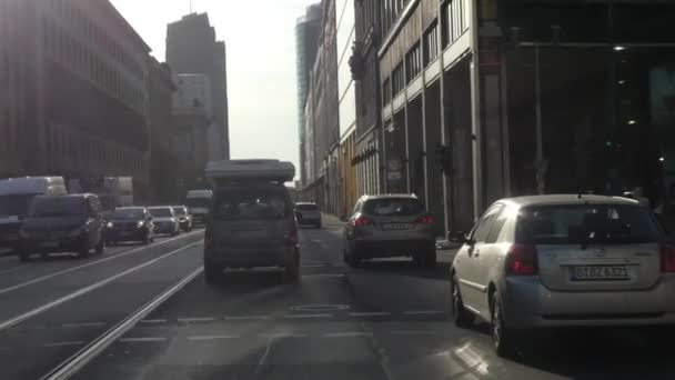 Berlín Alemania Septiembre 2018 Cameracar Largo Leipziger Strasse Una Calle — Vídeos de Stock