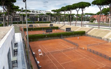 Rome, İtalya - 4 Eylül 2018: Foro Italico kırmızı kil Tenis Kortu. Foro Italico, eski adıyla Foro Mussolini, bir spor kompleksi inşa 1928 ve 1938 arasında Roma'da olduğunu