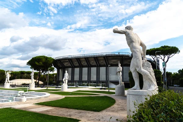Rome, İtalya - 4 Eylül 2018: Merkez tenis stadyumu Nicola Pietrangeli (eski adıyla Pallacorda) Foro Italico, eski adıyla Foro Mussolini, bir spor kompleksi içinde Roma, dış