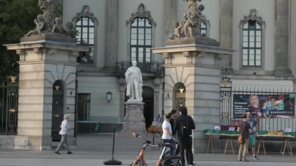 Berlín Alemania Septiembre 2018 Fachada Universidad Humboldt Berlín Antigua Universidad — Vídeo de stock