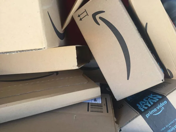 Berlin Jerman Oktober 2018 Kotak Kardus Amazon Kotak Pengiriman Ritel — Stok Foto