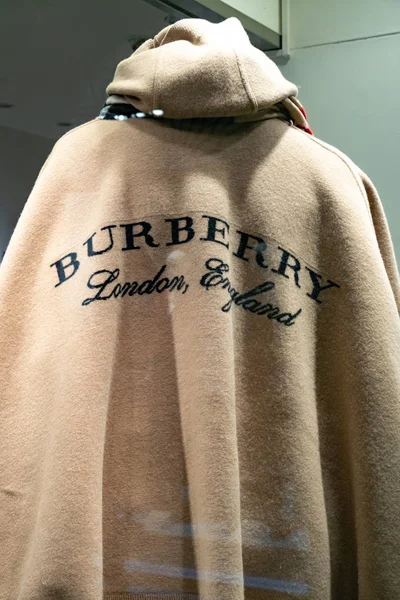 Верона Италия Сентября 2018 Года Бренд Burberry Burberry Group Plc — стоковое фото