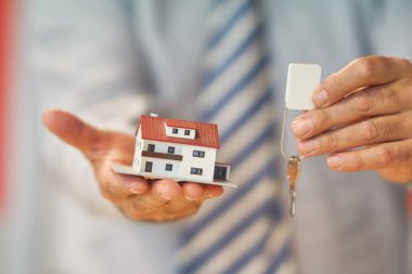 Yeni bir ev satın alma sözleşmesi