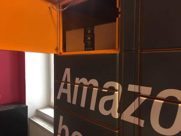 Berlim Alemanha Outubro 2018 Amazon Locker Location Amazon Locker Fornece — Fotografia de Stock