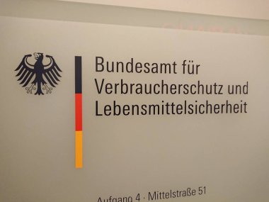 Berlin, Almanya - 17 Ekim 2018: Tabela Bundesamt fr Verbraucherschutz und Lebensmittelsicherheit (Alman Federal Office tüketicinin korunması ve gıda güvenliği için), Alman federal Ajansı
