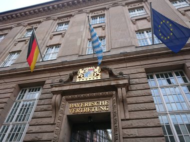 Berlin, Almanya - 1 Aralık 2018: Behrenstrae (Landesvertretung Bayern) Berlin'de Bayerische Vertretung giriş