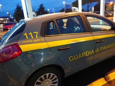 Rome, İtalya - 3 Kasım 2018: İtalyan Finansal Guard araba. Guardia di Finanza (Gdf) bir İtalyan kolluk ajansı ekonomi ve Maliye Bakanı yetkisi altında olduğunu