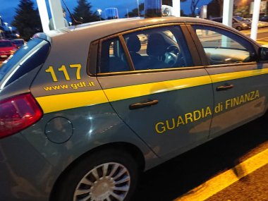 Rome, İtalya - 3 Kasım 2018: İtalyan Finansal Guard araba. Guardia di Finanza (Gdf) bir İtalyan kolluk ajansı ekonomi ve Maliye Bakanı yetkisi altında olduğunu