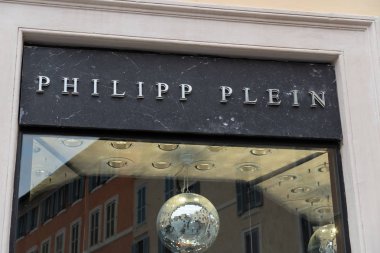 Rome, İtalya - 31 Ekim 2018: Philipp Plein mağaza tabela. Philipp Plein bir Alman Moda Tasarımcısı Phillip Plein Uluslararası Grup başkanıdır