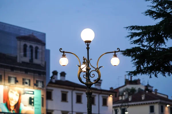 Posto Lâmpada Candeeiro Iluminação Pública — Fotografia de Stock