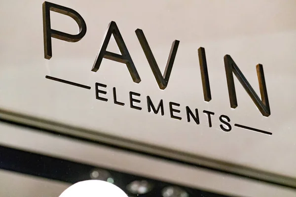 维罗纳 意大利 2018年9月5日 帕宾元素商店标志 Pavin 是一家意大利公司 拥有37家面向男性 女性和儿童的多品牌精品店 — 图库照片