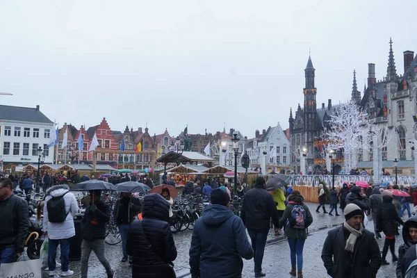 Bruxelles Belgio Dicembre 2018 Turisti Visitano Mercatino Natale All Aperto — Foto Stock