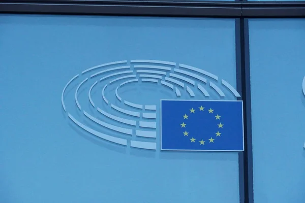 Brusel Belgie Prosince 2018 Znamení Symbol Vlajky Skleněné Stěny Budovy — Stock fotografie