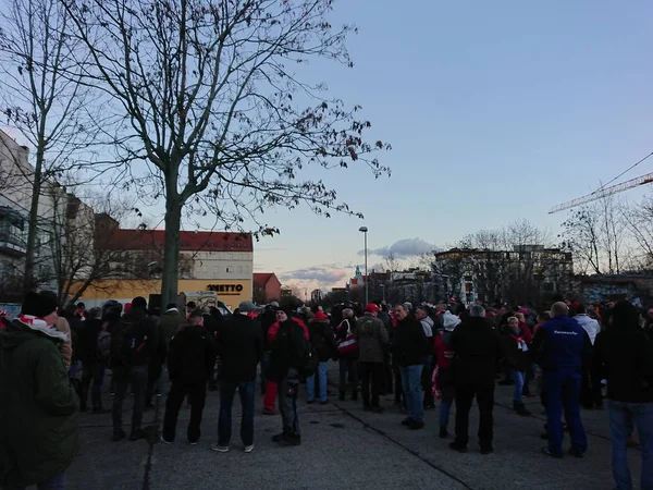 Berlino Germania Febbraio 2019 Tifosi Union Berlin Piangono Giovane Tifoso — Foto Stock