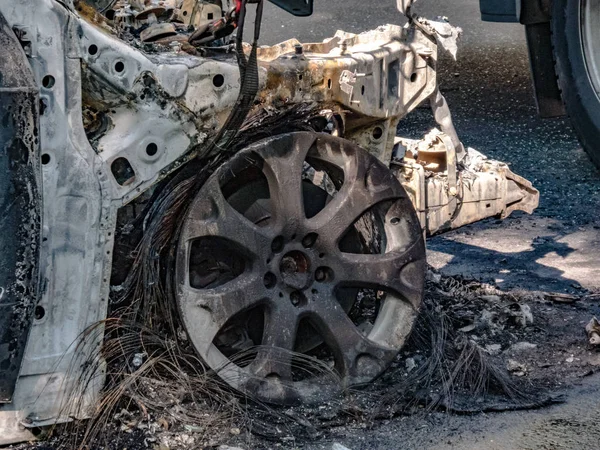 Abandonado Danificado Queimado Carro — Fotografia de Stock