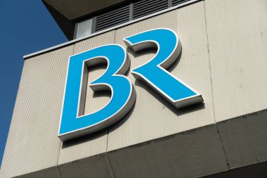 Berlin, Almanya - 15 Ağustos 2018: Tabela, Bayerischer Rundfunk (Bavyera yayın, Br), bir kamu hizmeti radyo ve televizyon yayın kuruluşu, Ard konsorsiyum üyesi organizasyonu