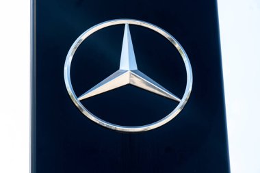 Verona, İtalya - 4 Eylül 2018: Mercedes Benz otomobil Bayii. Mercedes Benz yüksek son otomobil, Stuttgart Merkezi Alman bir üreticidir