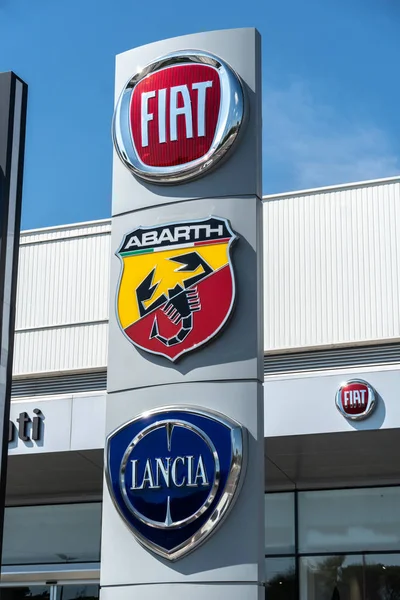 Verona Italia Septiembre 2018 Señalización Concesionarios Automóviles Fiat Abarth Lancia — Foto de Stock