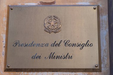 Rome, İtalya - 9 Ağustos 2018: Bakanlar plaka (İtalyan Presidenza del Consiglio dei Ministri) Başkanlığı. İtalya Başbakanı destekleyen idari yapısı olduğunu