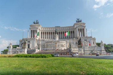 Roma, Italya-10 Ağustos 2018: Anavatan altar 'ın Piazza Venezia 'dan görünümü. Anıt da Victor Emmanuel II Ulusal Anıtı olarak bilinen, 1885 tasarlanmış ve 1925 tamamlandı