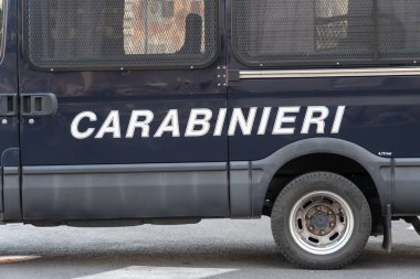 Roma, Italya-10 Ağustos 2018: Carabinieri Van. Carabinieri polis görevleri, Ulusal Jandarma, hem askeri hem de sivil nüfus polis ile suçlanan bir Italyan askeri kuvvet