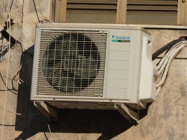 Rome, İtalya - 2 Ağustos 2018: Daikin Klima. Bir Japon çokuluslu şirket üretim Klima Daikin sanayi Ltd.