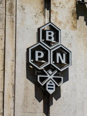 Rome, İtalya - 3 Ağustos 2018: Banca Popolare di Novara Şubesi dışında işareti. Novara, Pidemont, ana şirket Banco Popolare 2011 yılında içine absorbe merkezli bir İtalyan Kooperatif Bankası yapıldı