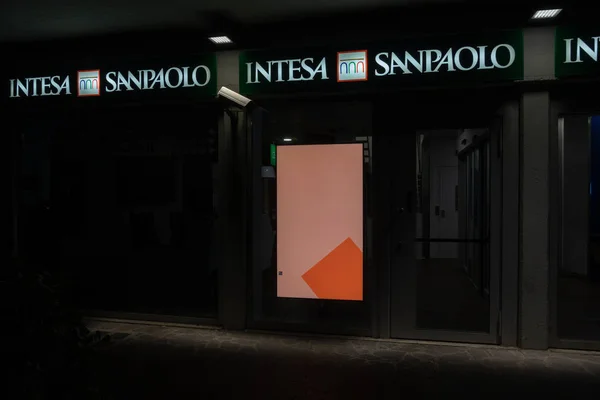 Roma Italia Agosto 2018 Sucursal Intesa Sanpaolo Intesa Sanpaolo Grupo — Foto de Stock