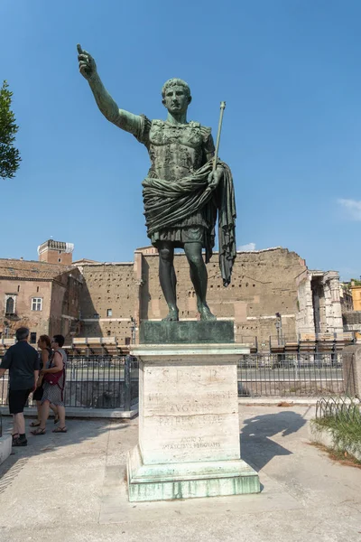 Estátua Bronze Imperador Romano Augusto César Otaviano Primeiro Imperador Roma — Fotografia de Stock