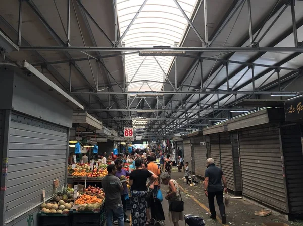 Roma Italia Agosto 2018 Compra Frutas Verduras Frescas Mercado Mayorista —  Fotos de Stock