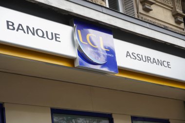 Paris, Fransa-Mart 18, 2019: LCL Banque et güvence Bankası Şubesi, crdit Agricole ait büyük bir Fransız finans hizmetleri şirketi. LCL Le crdit Lyonnais, eski adı bir kısaltmadır