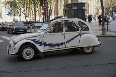 Paris, Fransa - 16 Mart 2019: Ağaç kavunu 2cv (
