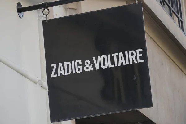 Paris Fransa Mart 2019 Rehberleri Voltaire Mağaza Rehberleri Voltaire Ise — Stok fotoğraf