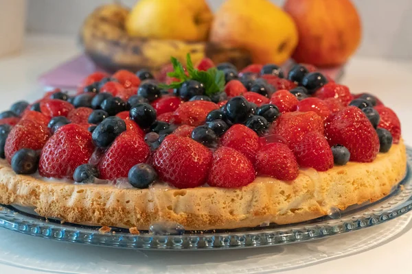 Fruit Taart Met Bosbessen Aardbei — Stockfoto