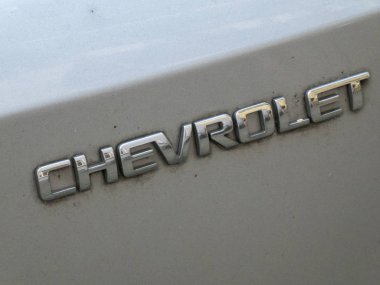 Berlin, Almanya - 7 Mayıs 2018: Chevrolet araba amblemi. Chevrolet, halk arasında Chevy, General Motors Company Bölümü olarak anılır, Amerikalı üretici General Motors'un otomobil bölümüdür.