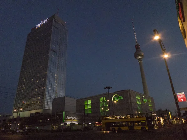 Berlín Alemania Mayo 2018 Alexanderplatz Television Tower Park Inn Radisson — Foto de Stock