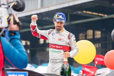 Berlin, Almanya - 25 Mayıs 2019: Brezilyalı profesyonel yarış pilotu Lucas Tucci di Grassi, E-Prix Abb Fia Formula E yarış otomobili Şampiyonası Ödül Töreni'nde podyuma çıktı