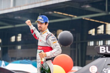 Berlin, Almanya - 25 Mayıs 2019: Brezilyalı profesyonel yarış pilotu Lucas Tucci di Grassi, E-Prix Abb Fia Formula E yarış otomobili Şampiyonası Ödül Töreni'nde podyuma çıktı