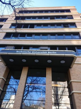 Berlin, Almanya - 24 Şubat 2019: Berlin Teknik Üniversitesi'nin dış cephesi (resmi adı Almanca: Technische Universitt Berlin, Tu Berlin olarak bilinir)