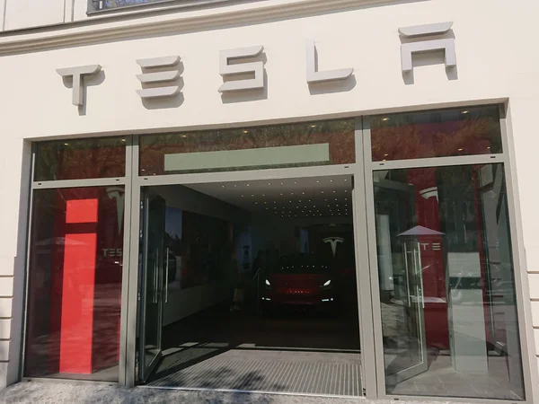 Berlin Allemagne Avril 2019 Signalisation Tesla Tesla Motors Est Une — Photo