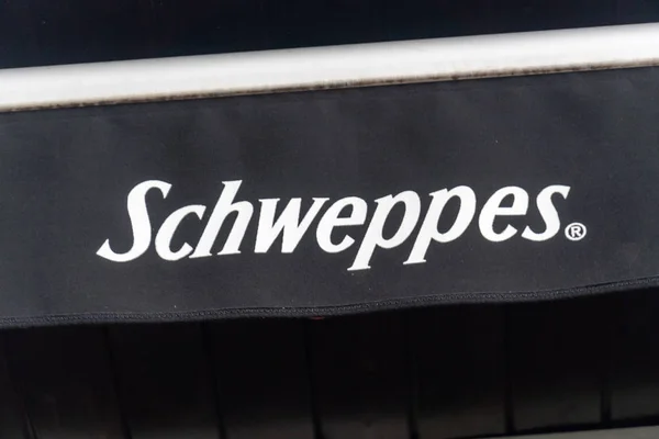 Berlín Alemania Mayo 2019 Marca Schweppes Pabellón Una Tienda Negra — Foto de Stock