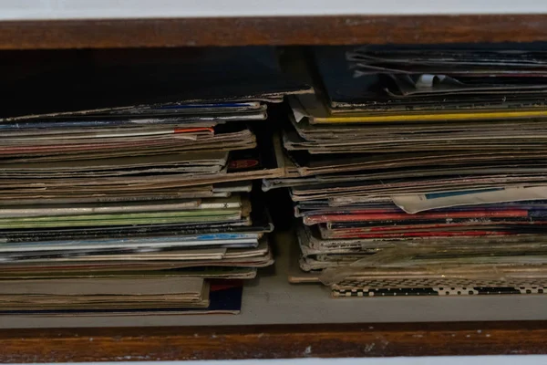 Stapel Von Schallplatten Oder Einfach Schallplatten Oder Sogar Schallplatten — Stockfoto