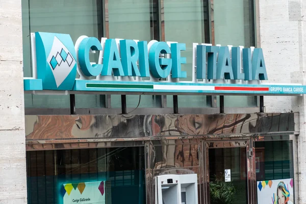 Roma Italia Septiembre 2018 Señalización Banca Carige Edificio Históricamente Conocido —  Fotos de Stock