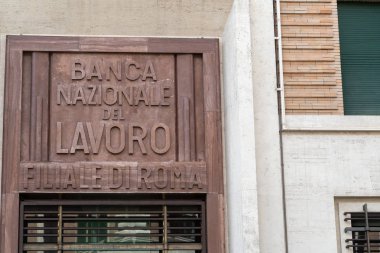 Roma, İtalya - 2 Eylül 2018: Banca Nazionale del Lavoro yazıt tabelası. Bnl Banca Nazionale del Lavoro S.p.A. İtalya'nın altıncı büyük bankasıdır ve 2006 yılından bu yana Bnp Paribas'ın iştirakidir.
