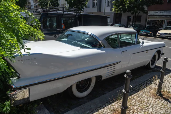 Berlin Deutschland Juni 2019 Weißer Cadillac Klassiker Cadillac Wurde 1902 — Stockfoto